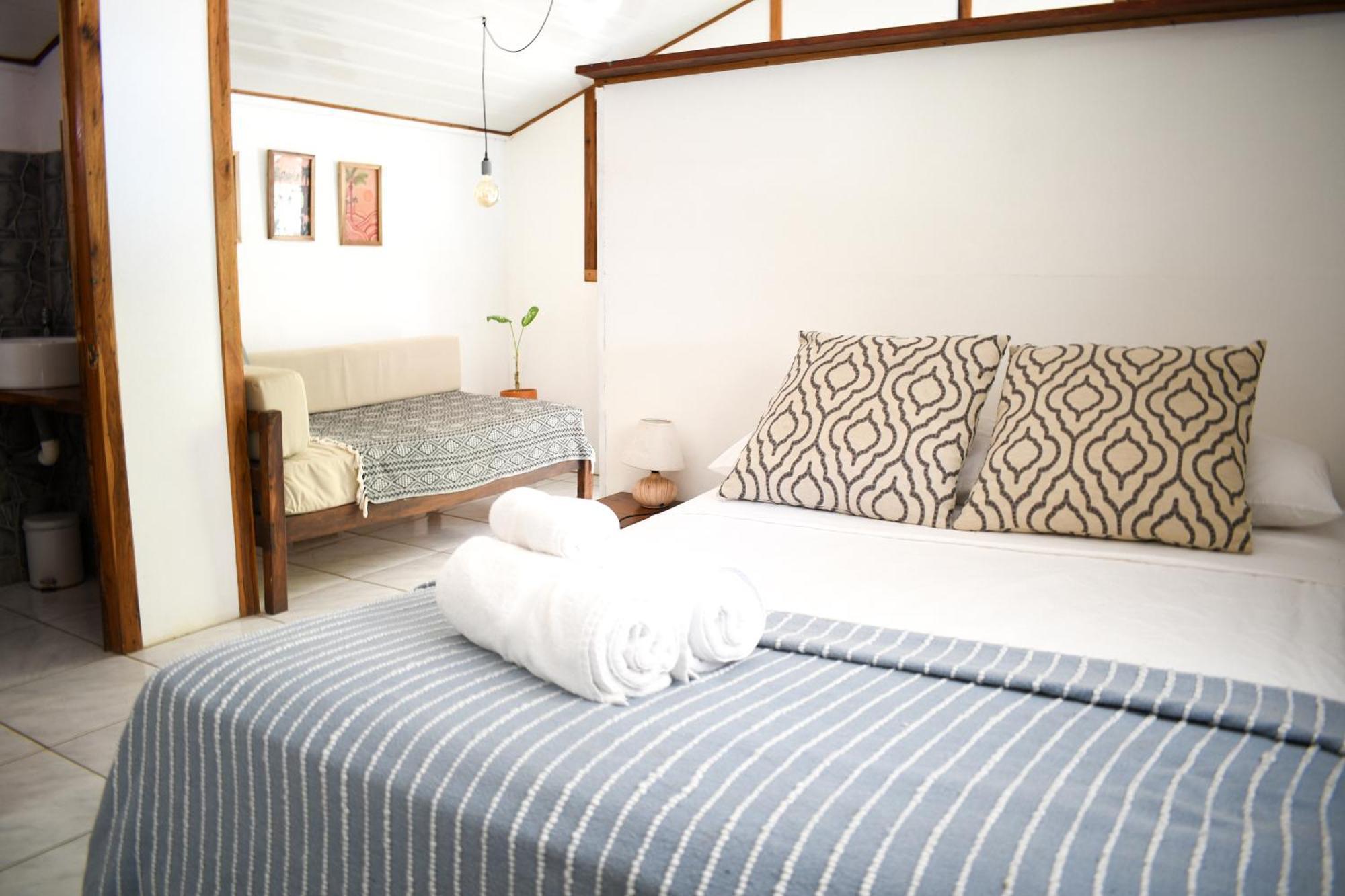 Cuatro Vientos Lodge & Apartments - Mal Pais, Costa Rica Playa Santa Teresa  Exteriör bild