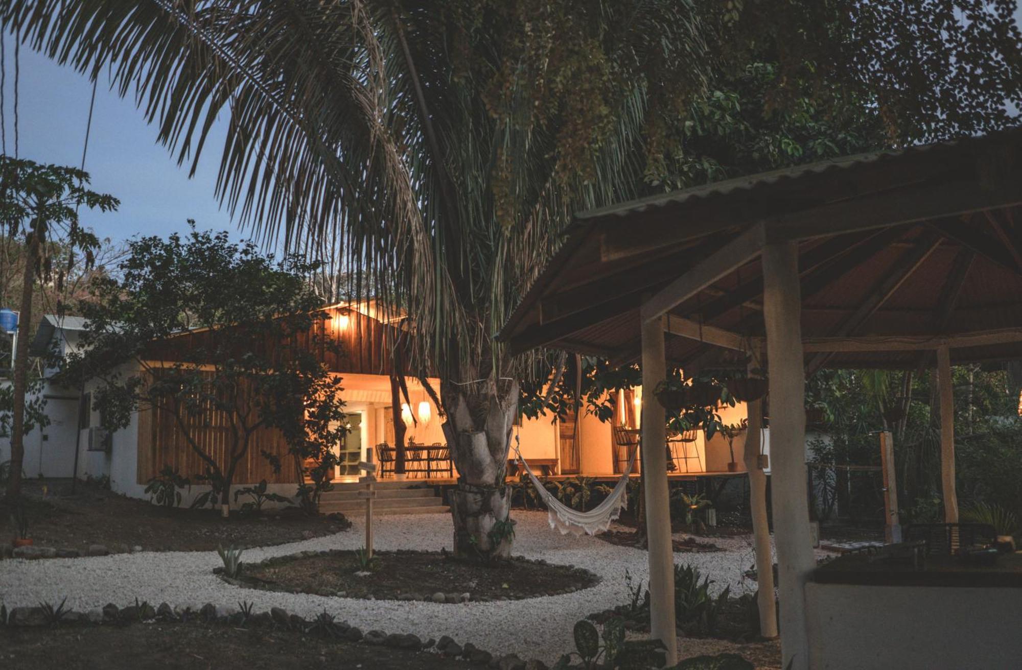 Cuatro Vientos Lodge & Apartments - Mal Pais, Costa Rica Playa Santa Teresa  Exteriör bild